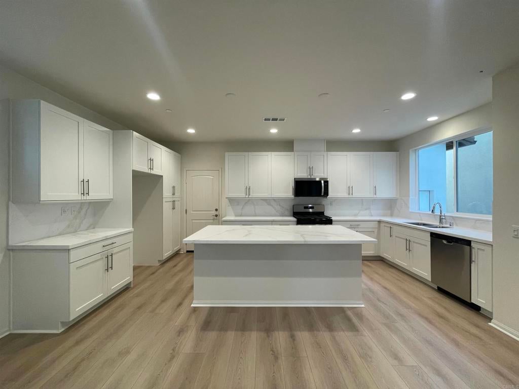 1494 Pershing Road