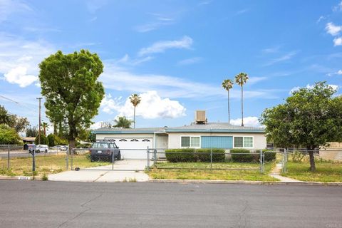 Photo of 6564 Lynwood Way Way, Highland, CA 92346 (MLS # NDP2604101)