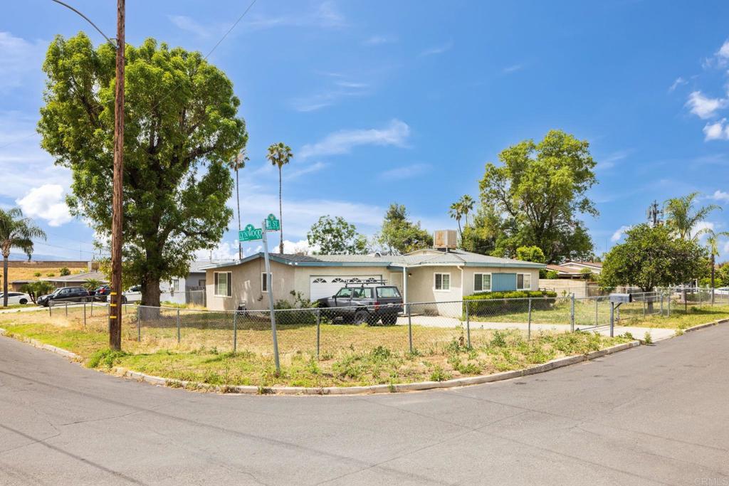 6564 Lynwood Way
