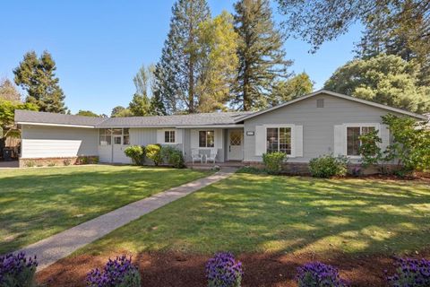 Photo of 1527 Laurel Place, Menlo Park, CA 94025 (MLS # ML82039834)