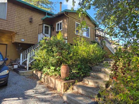 Photo of 220 Canyon Dr Dr, Portola Valley, CA 94028 (MLS # 41115976) Photo of 220 Canyon Dr Dr, Portola Valley, CA 94028 (MLS # 41115976)