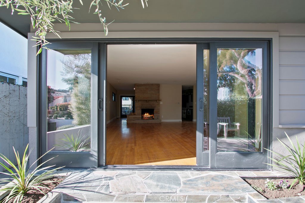 Corona del Mar South of PCH (CDMS) - Residential Lease