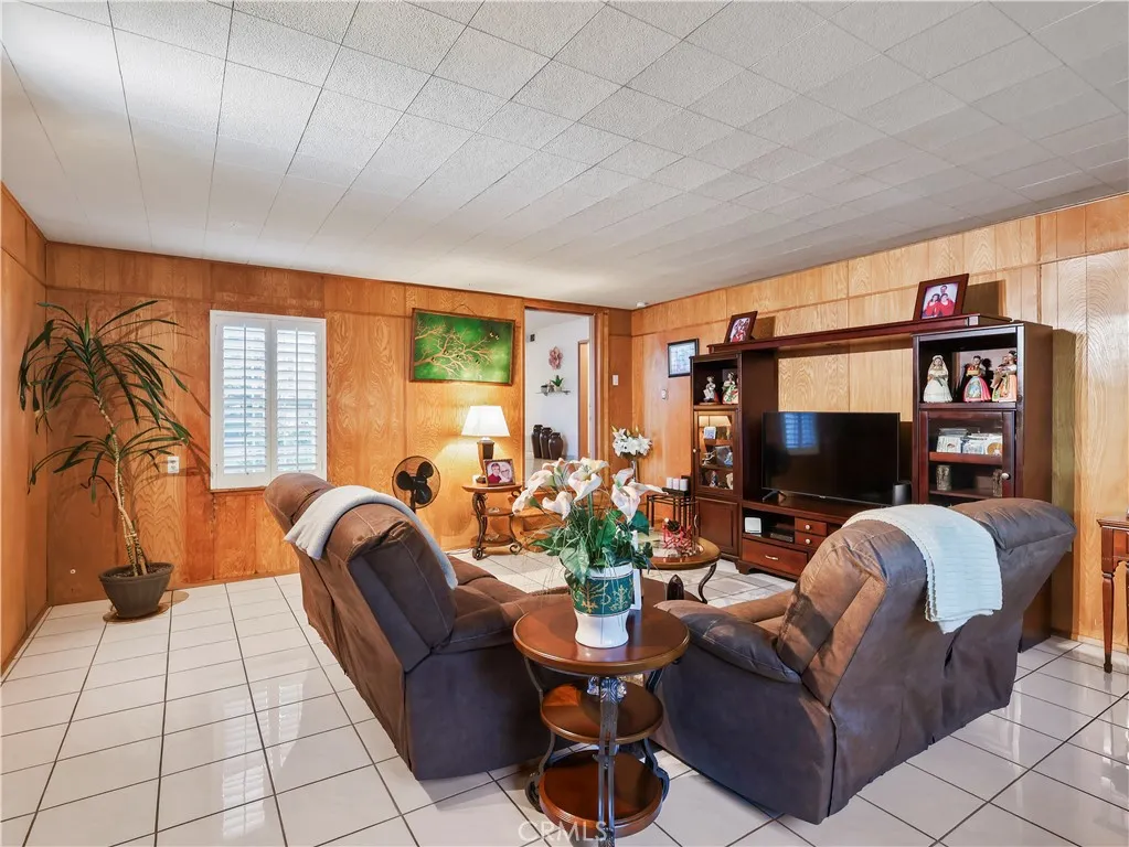 Panorama City, California 91402, United States, 3 Bedrooms Bedrooms, ,1 BathroomBathrooms,Residential,Active,216267