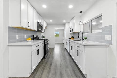 Photo of 900 Santa Clara Cir, Hemet, CA 92543 (MLS # SW26185614)
