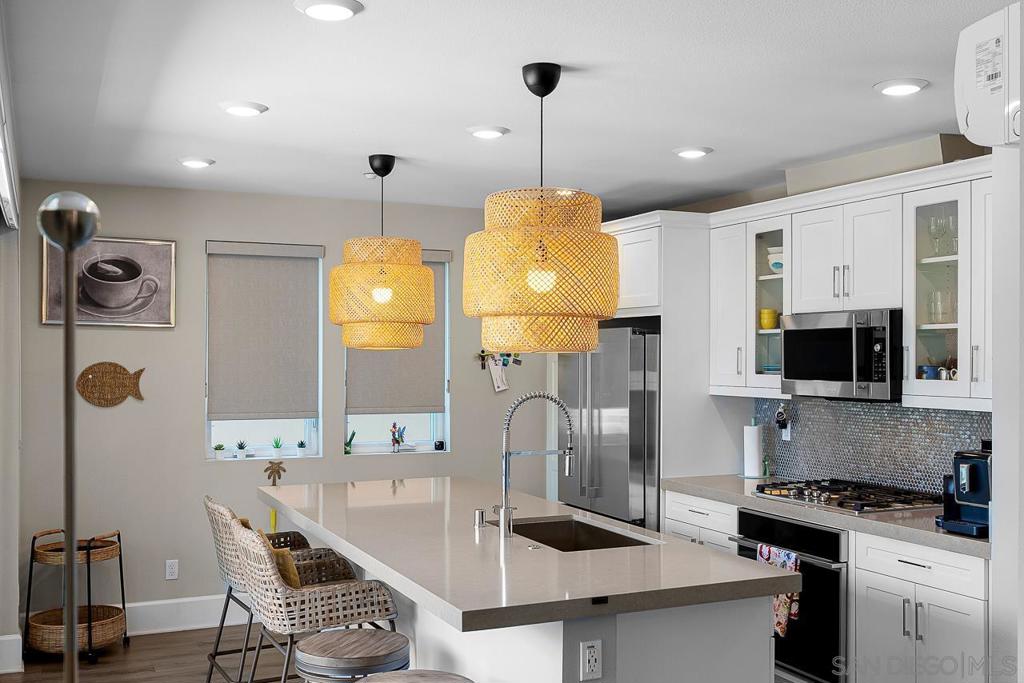 810 Santa Barbara Pl