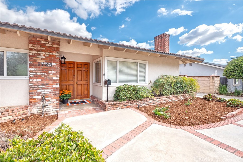 1736 Sumner