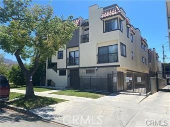 Photo of 1022 Irving Avenue #3, Glendale, CA 91201 (MLS # AR26214679)