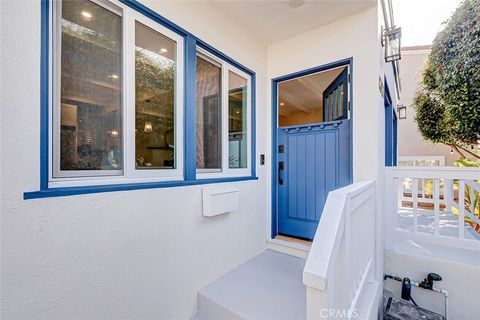 Photo of 216 Monterey BLVD, Hermosa Beach, CA 90254 (MLS # SB26096293)