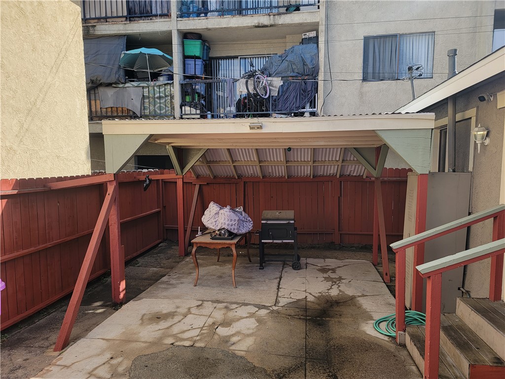 416 Cerritos Avenue
