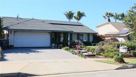 Photo of 1626 Zinnia St, Corona, CA 92882 (MLS # SW26051167)
