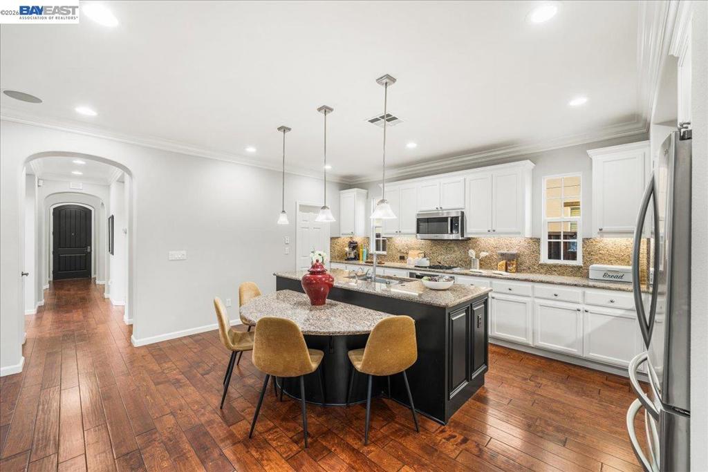 3019 Sweetviolet Dr