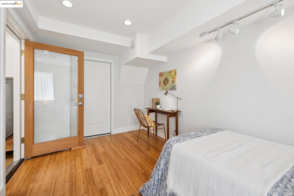 EL CERRITO HILLS - Residential