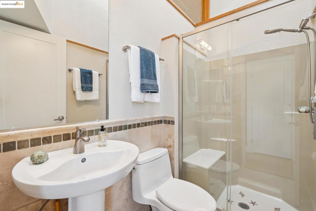 EL CERRITO HILLS - Residential