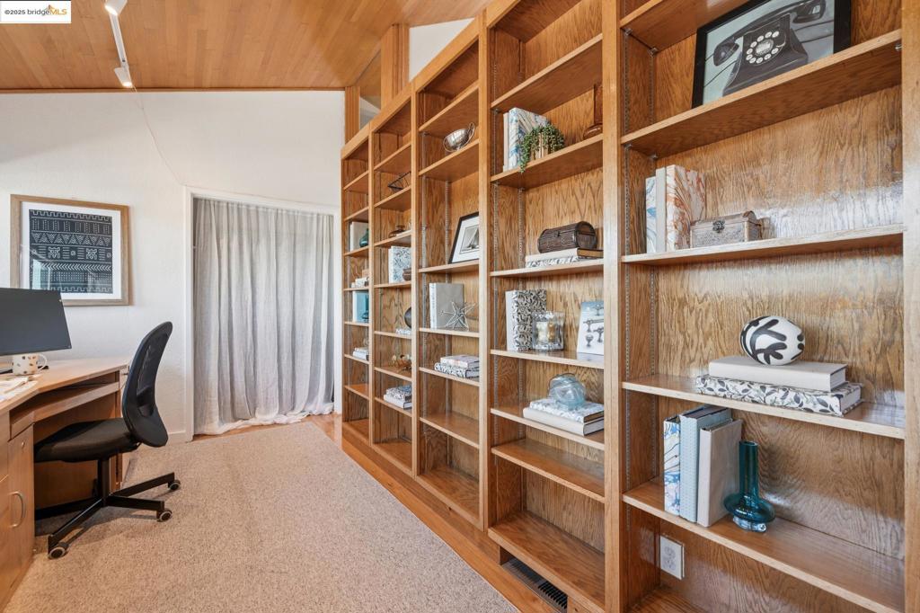 EL CERRITO HILLS - Residential