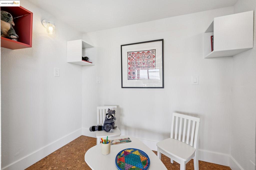 EL CERRITO HILLS - Residential