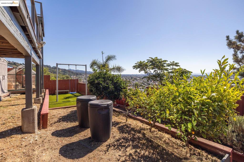 EL CERRITO HILLS - Residential