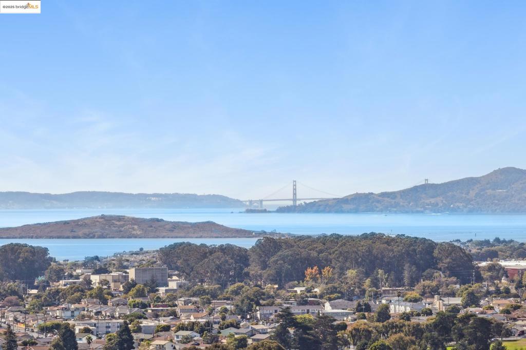 EL CERRITO HILLS - Residential