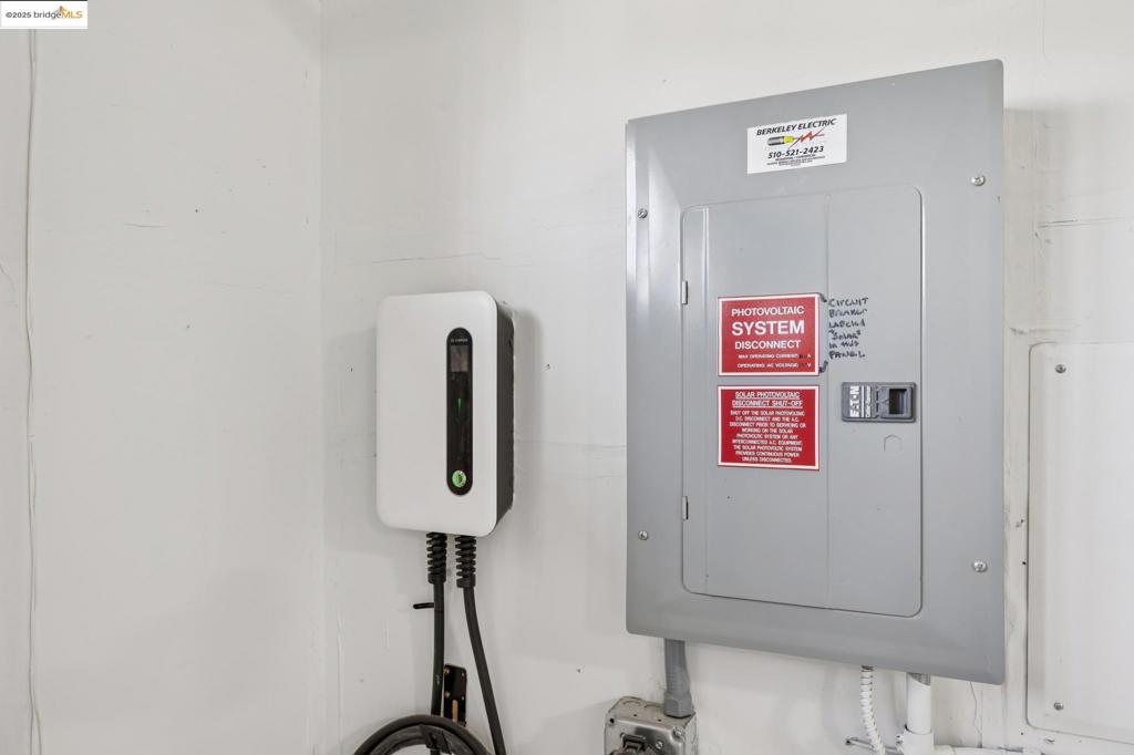 EL CERRITO HILLS - Residential