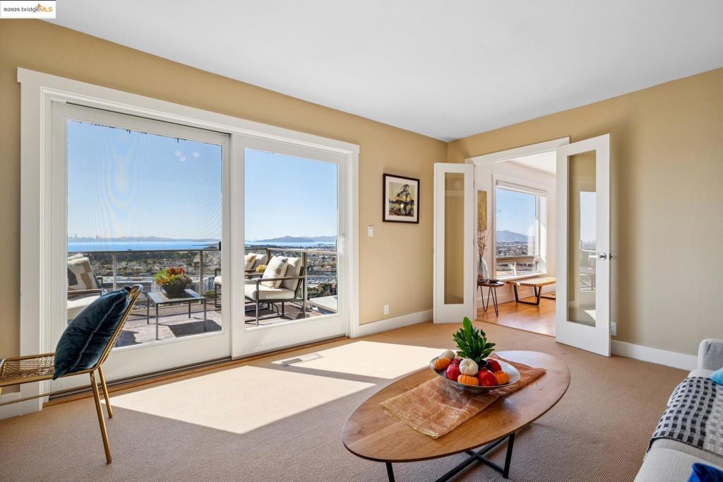 EL CERRITO HILLS - Residential