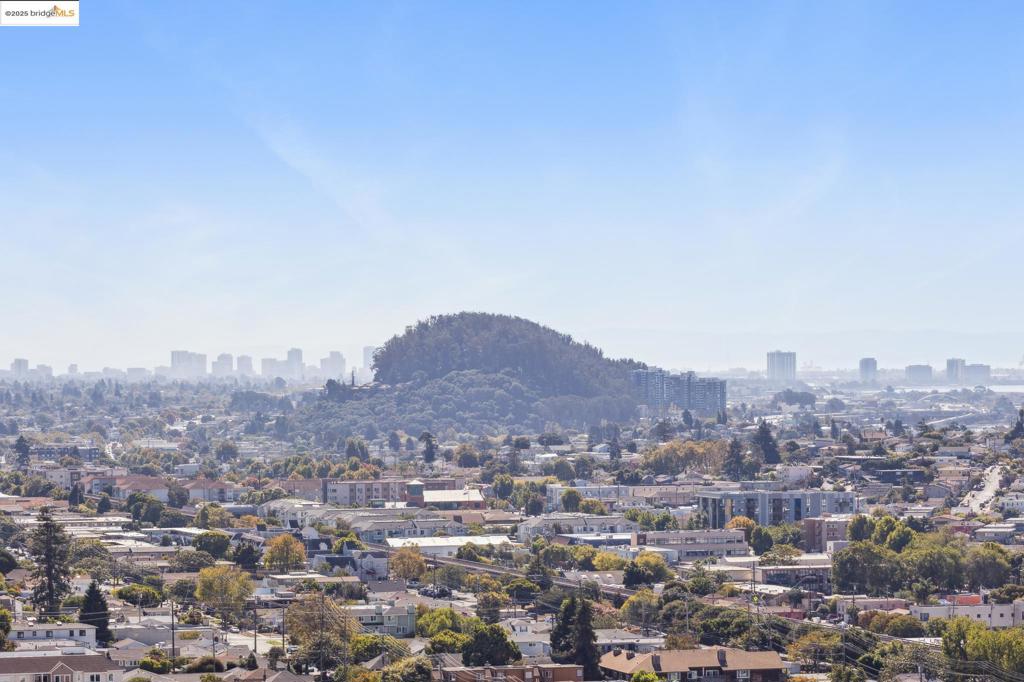 EL CERRITO HILLS - Residential