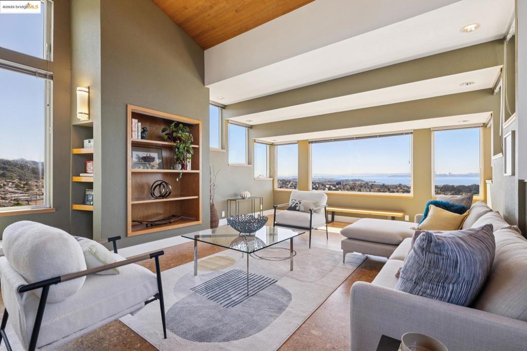 EL CERRITO HILLS - Residential