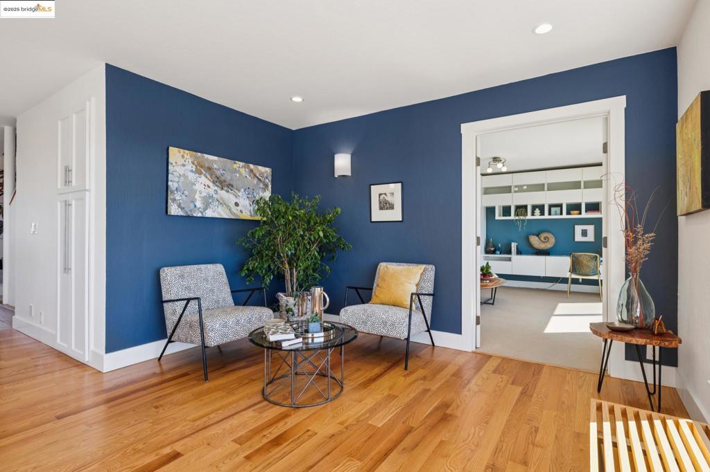 EL CERRITO HILLS - Residential