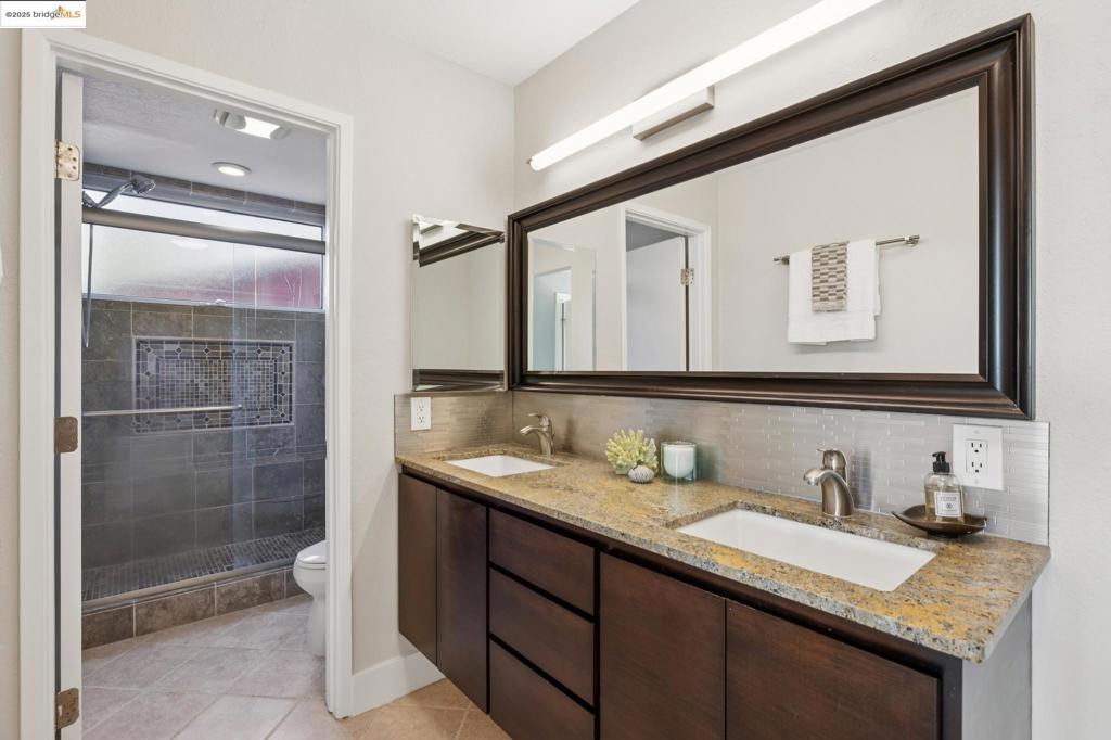 EL CERRITO HILLS - Residential