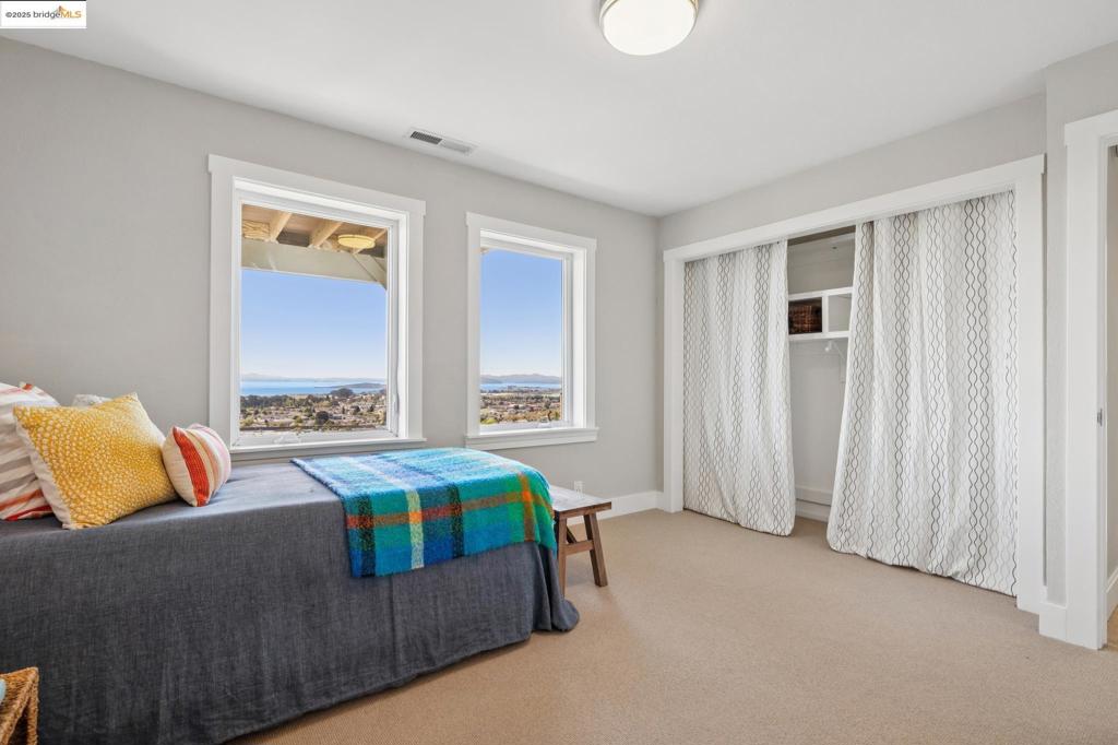 EL CERRITO HILLS - Residential