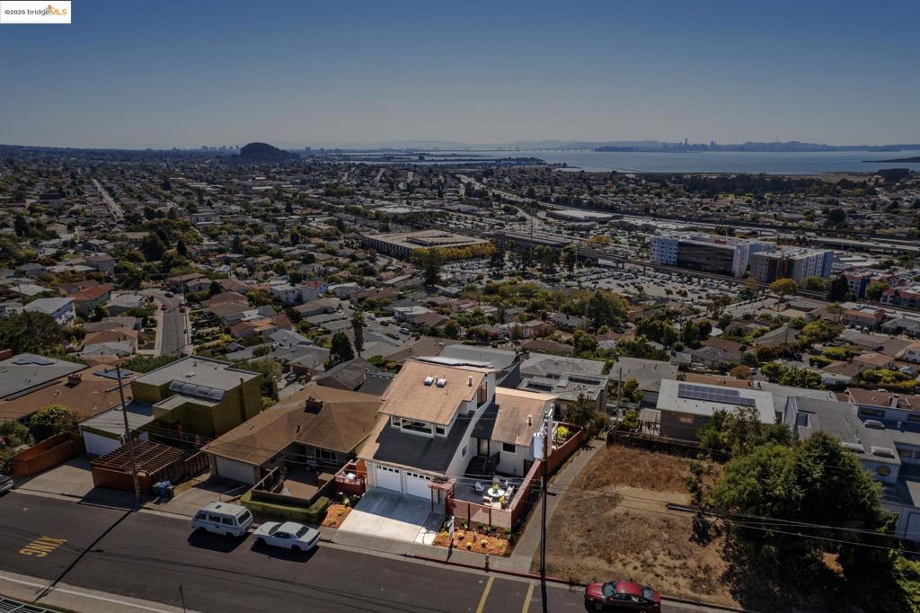 EL CERRITO HILLS - Residential