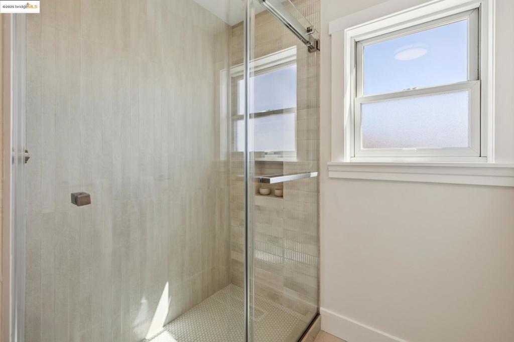 EL CERRITO HILLS - Residential