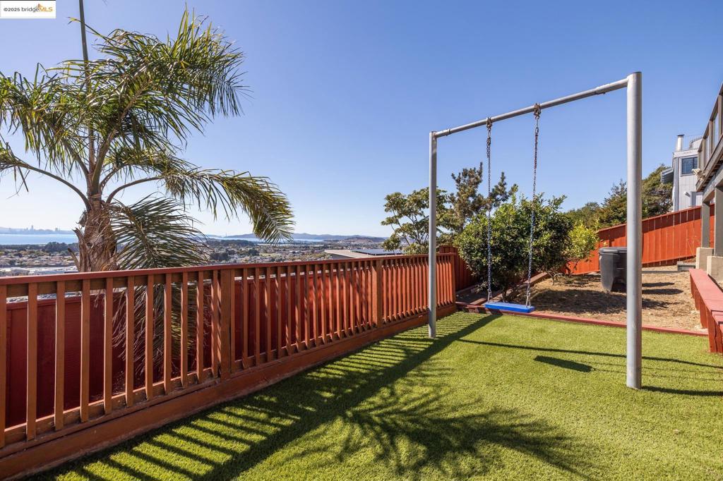 EL CERRITO HILLS - Residential