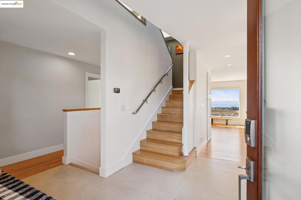 EL CERRITO HILLS - Residential