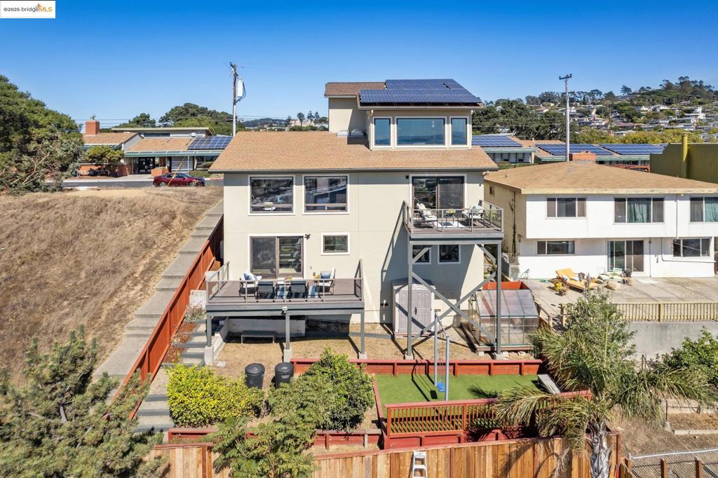 EL CERRITO HILLS - Residential