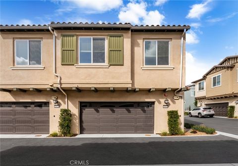 Photo of 39438 Corvina Ln, Temecula, CA 92591 (MLS # SW26058866)