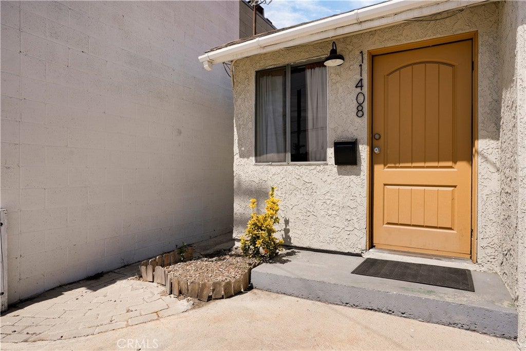 11408 Laurel Canyon Boulevard, Los Angeles CA 91340