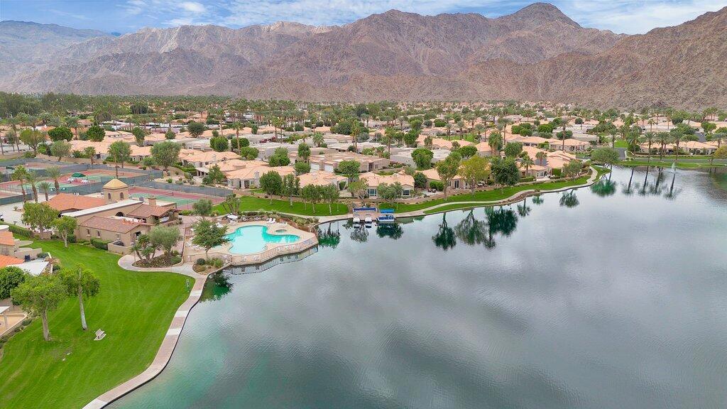 Laguna De La Paz - Residential