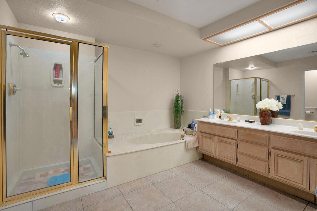 Laguna De La Paz - Residential