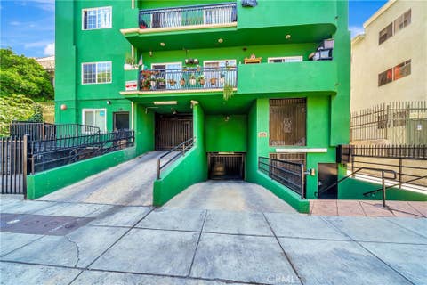 Photo of 316 S New Hampshire AVE #205, Los Angeles, CA 90020 (MLS # SR26117095)