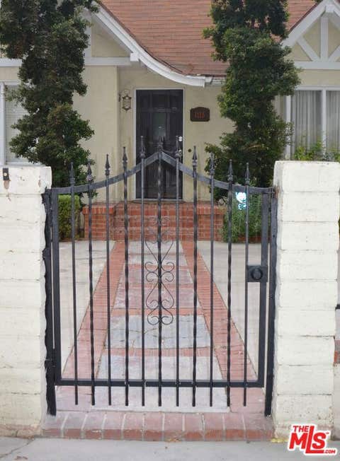Photo of 1115 S Lucerne Boulevard, Los Angeles, CA 90019 (MLS # 26875997)