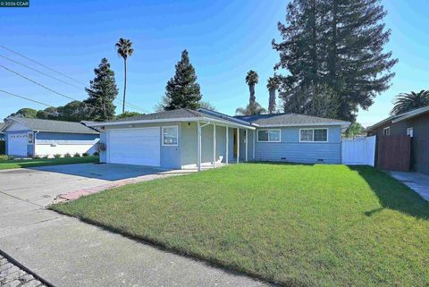 Photo of 1156 Carey Dr Dr, Concord, CA 94520 (MLS # 41127927)