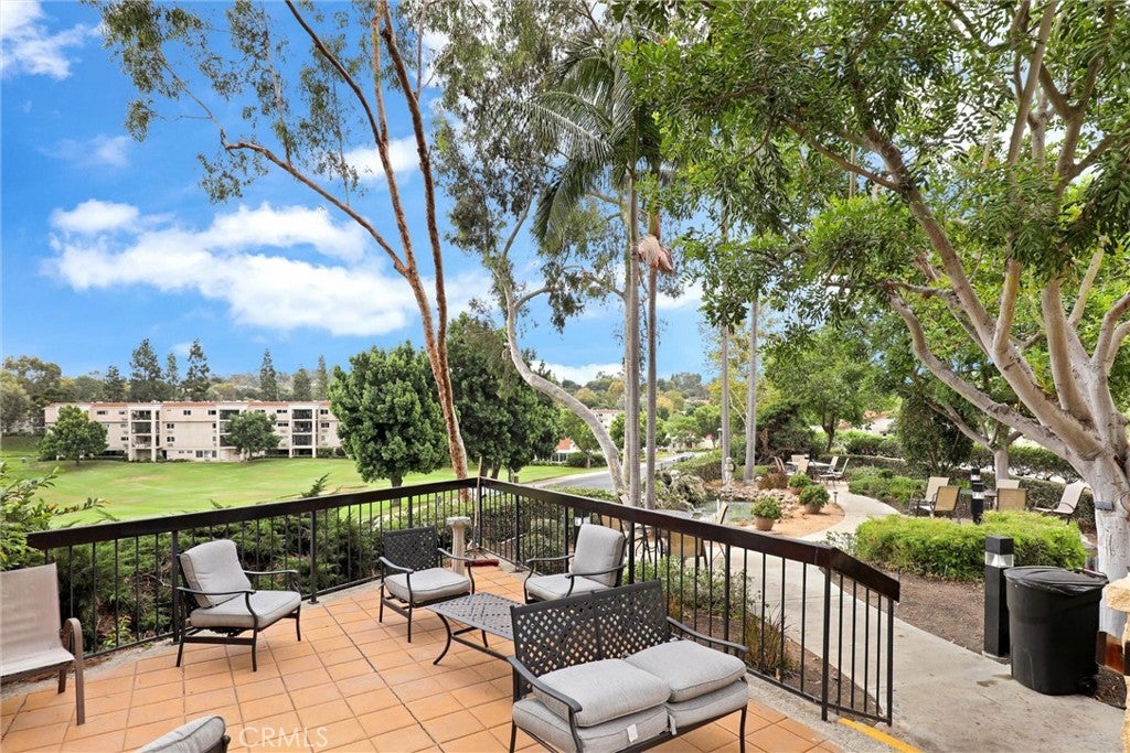 24055 Paseo Del Lago