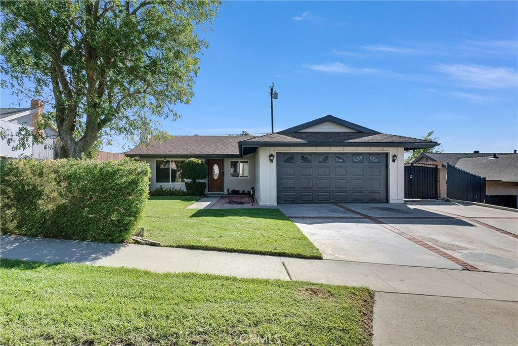 Photo of 525 San Gorgonio DR, Corona, CA 92879 (MLS # OC26225824)