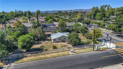Photo of 19504 Saticoy ST, Reseda, CA 91335 (MLS # SR26215036)