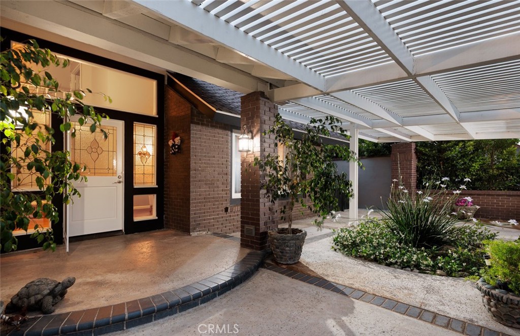 5941 E Valley Forge Dr.