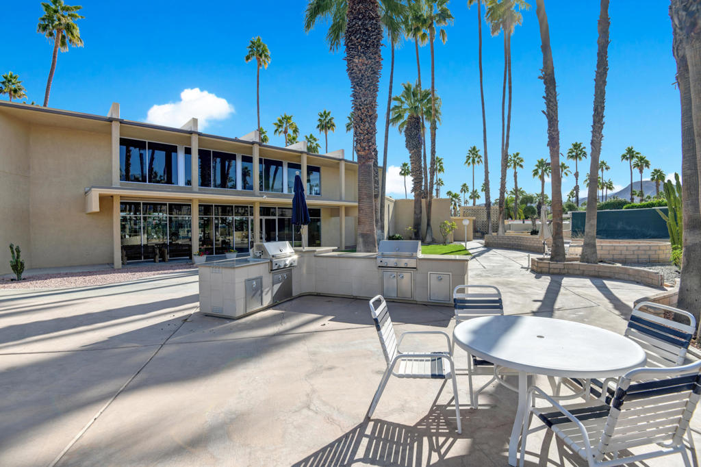 Royal Palms - Manufactured In Park