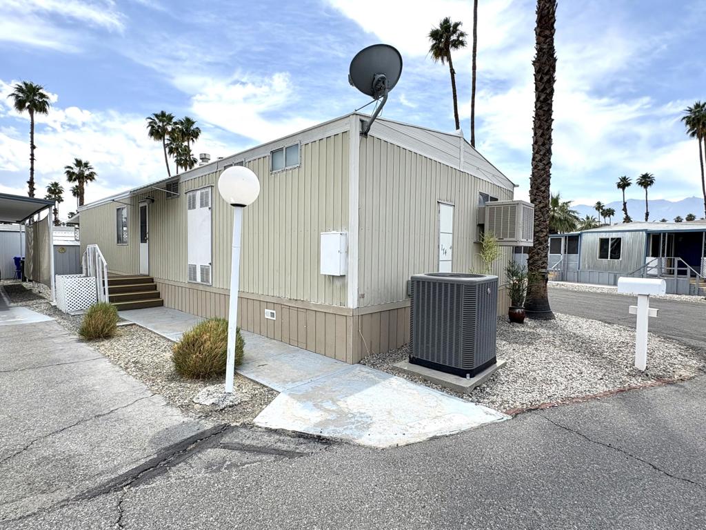 Royal Palms - Manufactured In Park