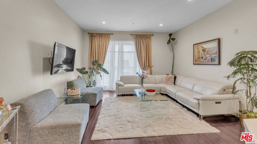 611 Caruso Avenue