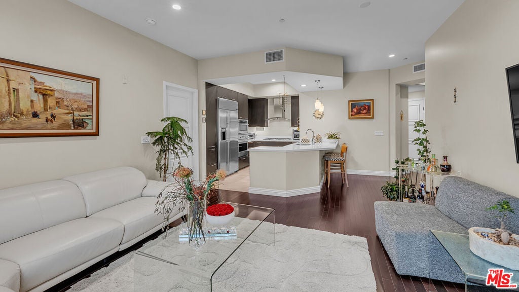 611 Caruso Avenue
