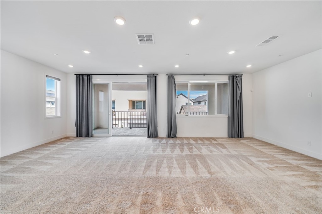 Solis Park - Residential Lease