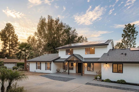 Photo of 13610 Rostrata Rd Rd, Poway, CA 92064 (MLS # 260018344SD)